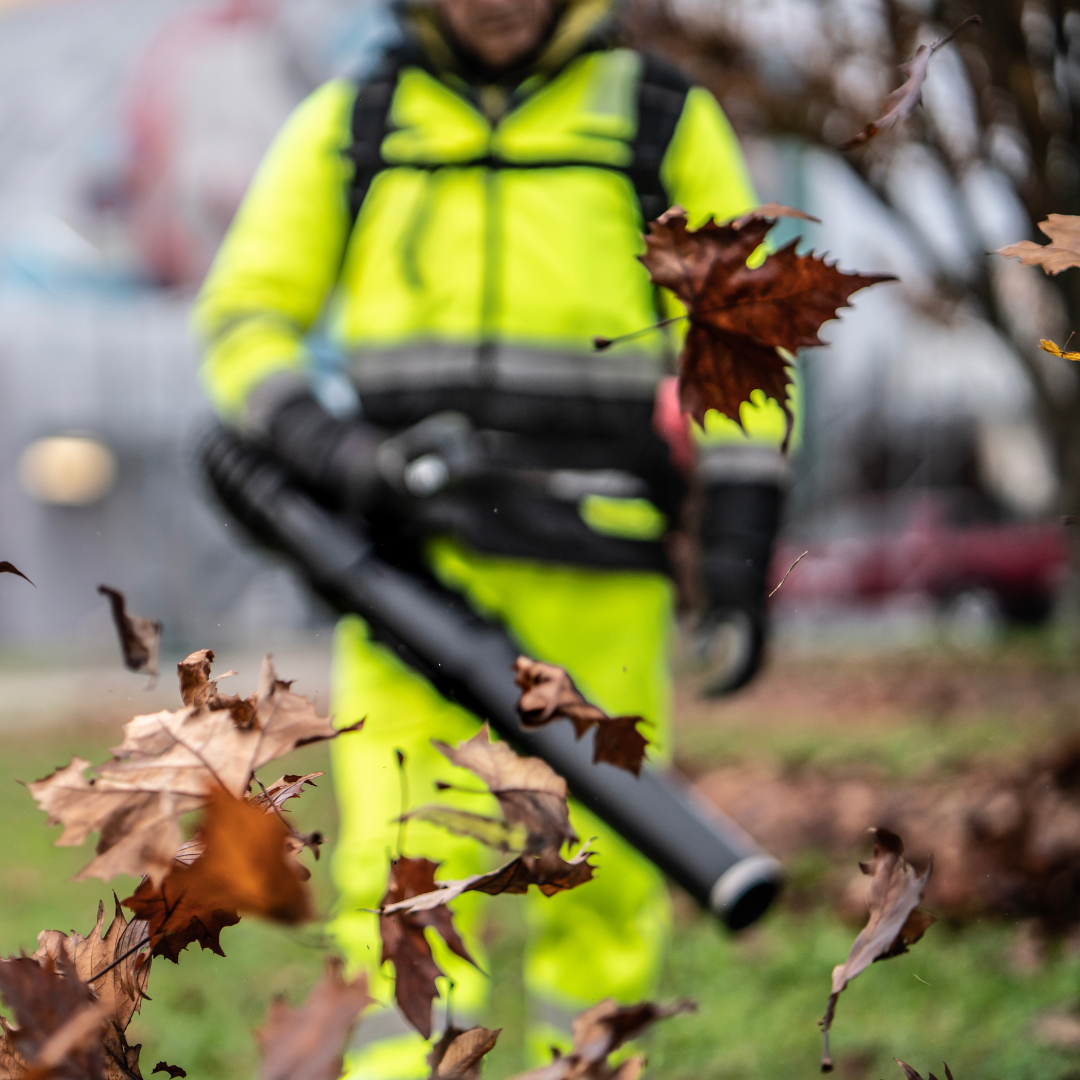 Laubbläser der Firma Kress - leistungsstarke Akkugeräte mit bürstenlosen Motoren bei Kronauer Powertools!